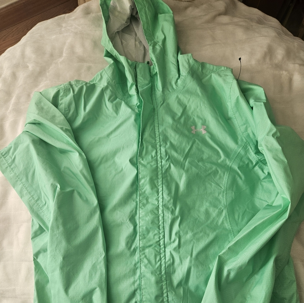 Under Armour Kids Jacket in Mint Green-EUC